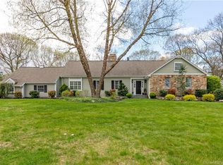 28 Ironwood Rd, Trumbull, CT 06611