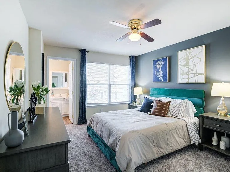 Fox Run Apartments and Townhomes — Photo 12