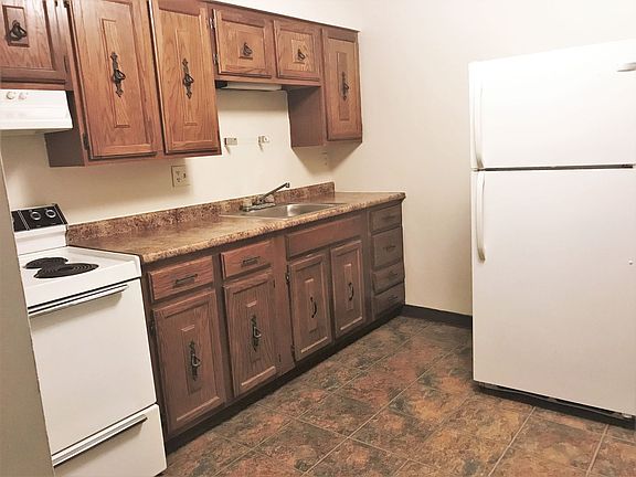 2nd image of 5623 Stanton Ave APT 5