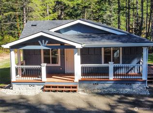 10 NE Klahowya Rd, Belfair, WA 98528