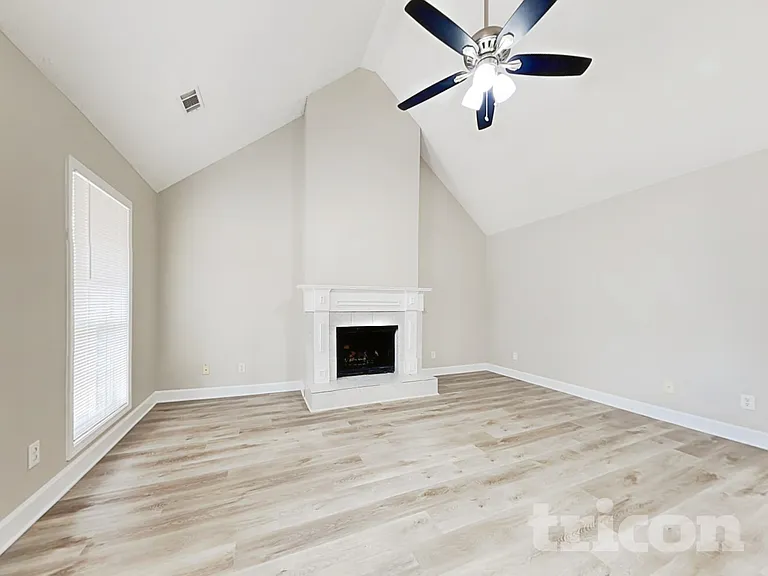 616 Magnolia Dr — Photo 3