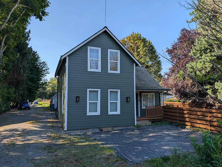 Front view of home