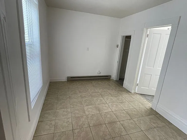 729 Blake Ave — Photo 7