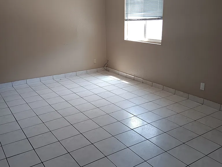 2304 Saturn Ave #B — Photo 3