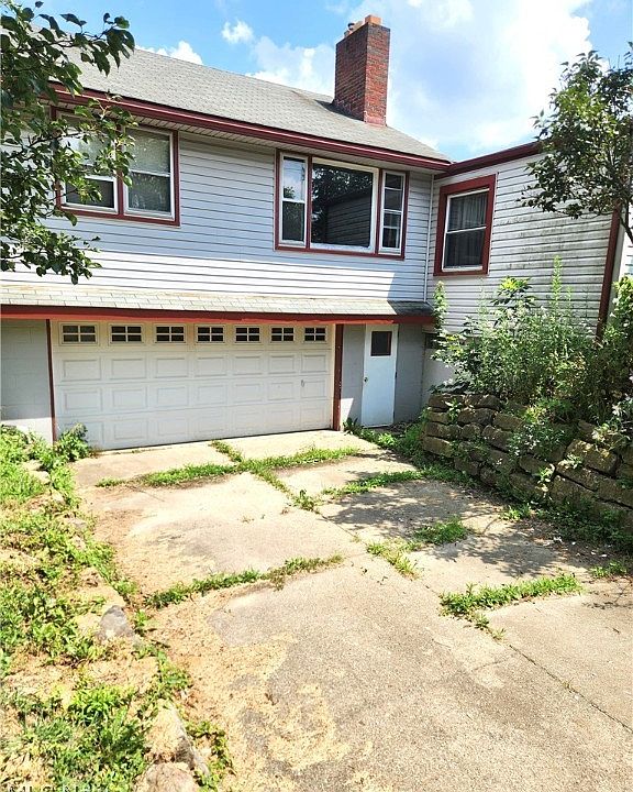 1st image of 225 Forest Hill Dr