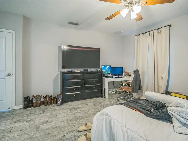 3610 N Tampa St — Photo 24