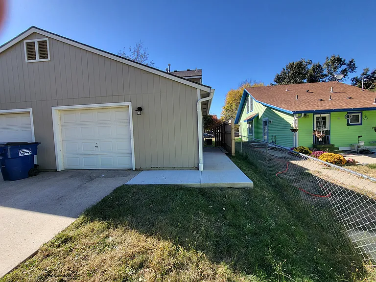 832 Connecticut St — Photo 16
