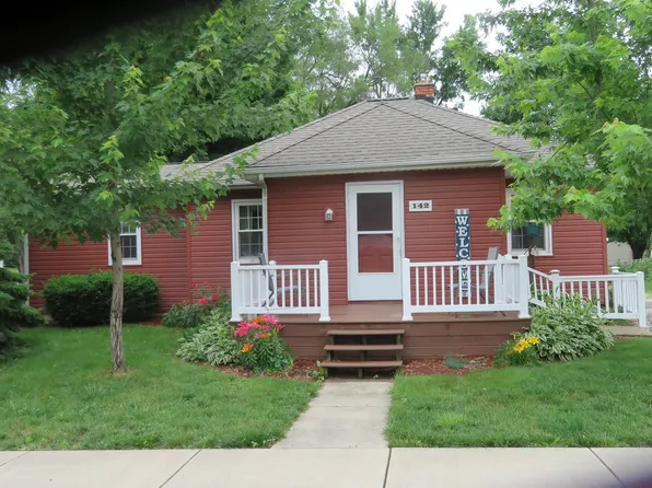 142 W Howard St, Galveston, IN 46932