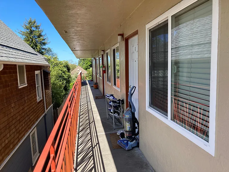 1510 Bonita Ave #F — Photo 3