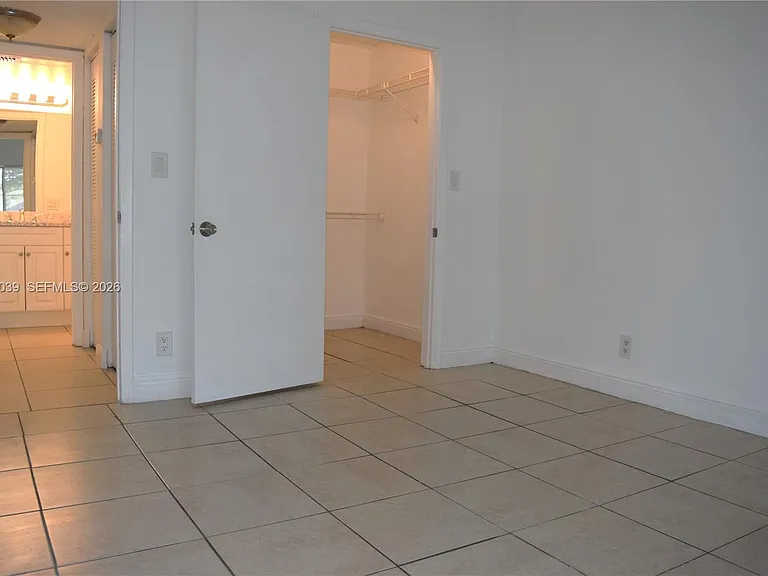 5628 Rock Island Rd #185 — Photo 12