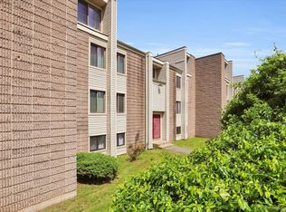 60 Burgundy Hill Ln #60, Middletown, CT 06457
