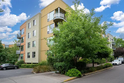 Headwaters Apartments Photo 1 Headwaters Apartments Photo 1