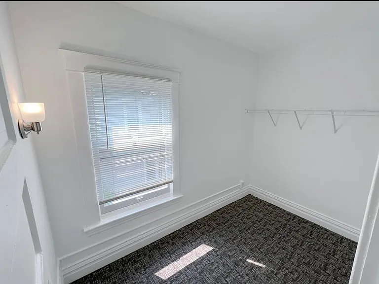 832 Oak St — Photo 5