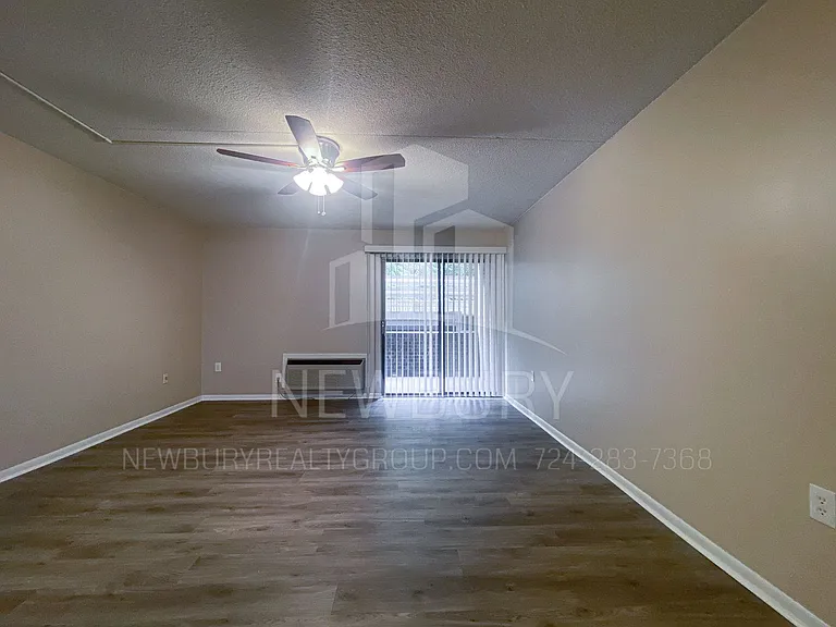 530 N Main Street - The Townhouse. — Photo 36
