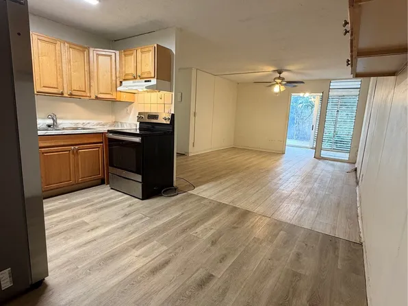 95-2048 Waikalani Pl APT D106, Wahiawa, HI 96789