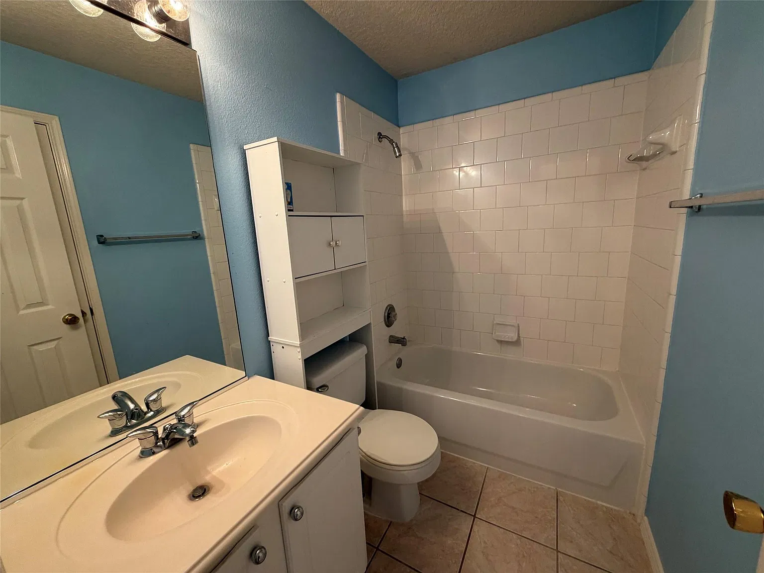 3 bed, 2.0 bath, 1698 sqft, $1,900 — Photo 4