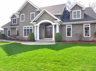 228 Coyote Cir, Feeding Hills, MA 01030