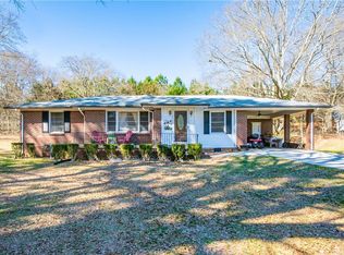 225 Teresa Ln, Loganville, GA