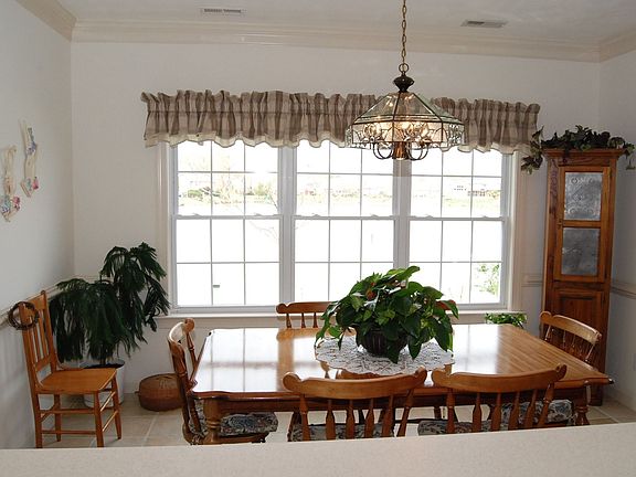 5th image of 1044 Harwich Dr