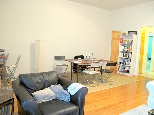 Rented by Salizzoni Realty | media 26