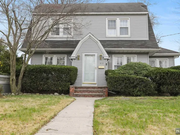 675 River Rd, New Milford, NJ 07646