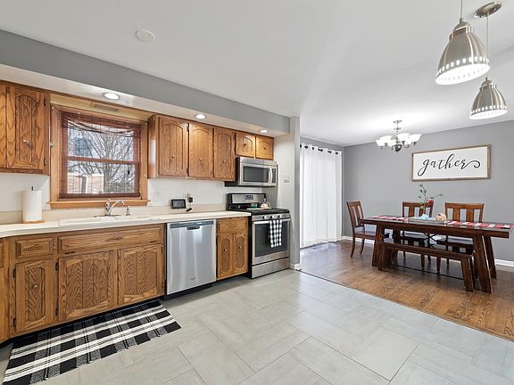 5th image of 15459 Michaele Dr