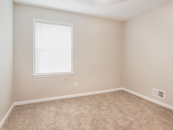 5th image of 408 Green Springs Dr