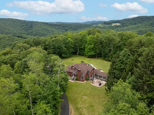 1296 Sunnyside Hollow Rd, Port Matilda, PA 16870