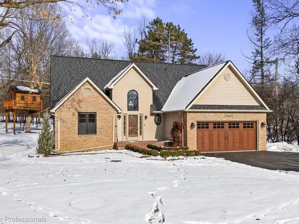 32642 W Eleven Mile Rd, Farmington Hills, MI 48336