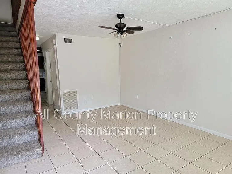3041 SW 20th St #4 — Photo 2