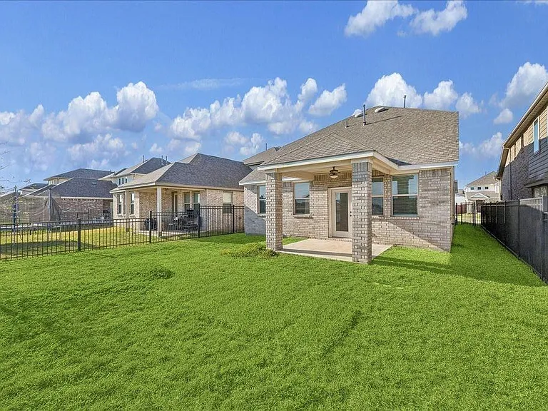 756 Lake Lacosta Dr — Photo 20