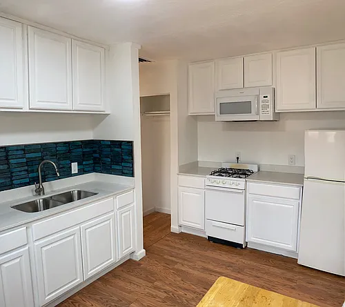 316 Maple St SE #316 Photo 1