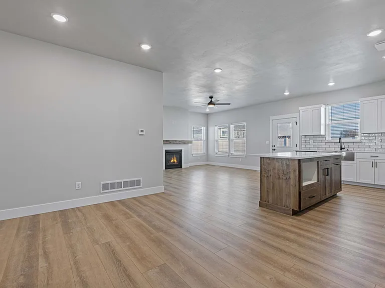 529 S Cutler Ave — Photo 16