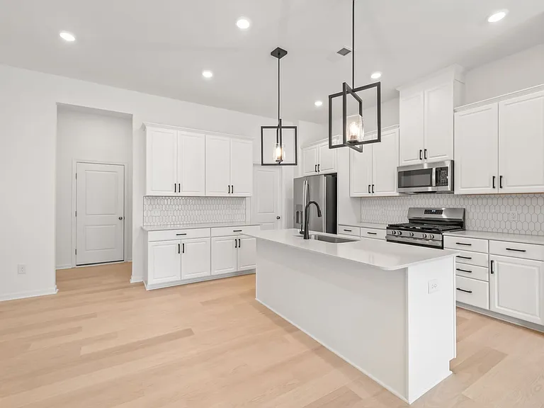204 Silver Fleet Dr — Photo 11