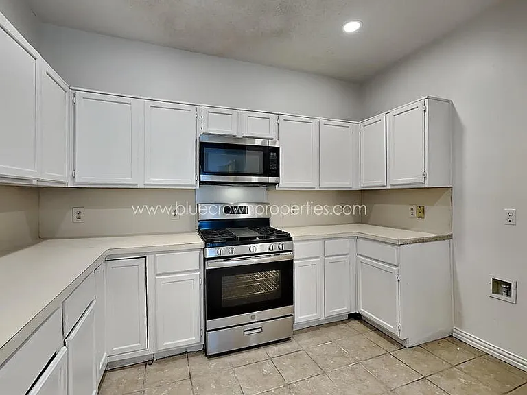 1409 Post Oak Dr — Photo 5