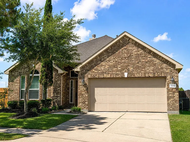 7506 Amber Village Cir — Photo 2