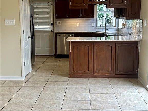 4th image of 17361 Lake Iris Ave