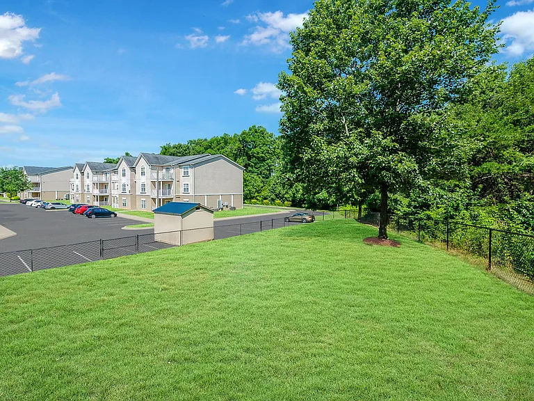 Crown Point at Sunset Drive — Photo 15
