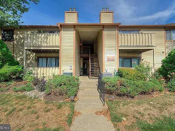 2 bed, 994 sqft, $2,050 — Photo 2