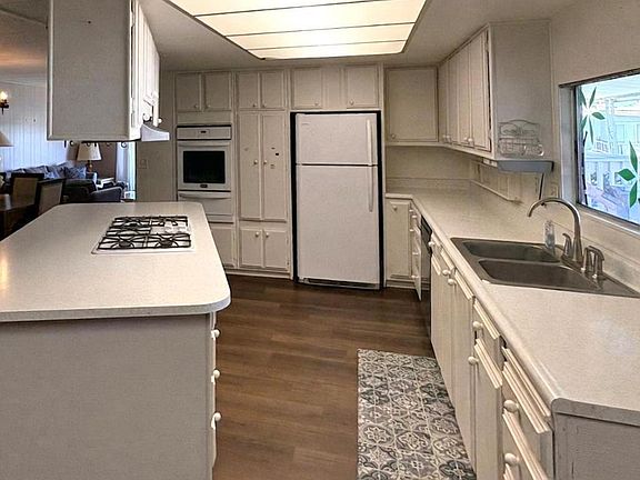 5th image of 7019 San Carlos St