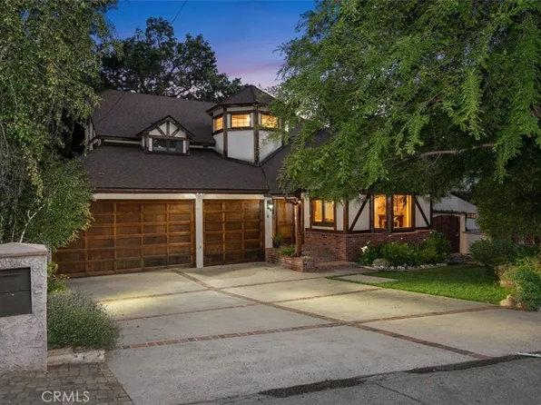 4031 Meadow Lark Dr, Calabasas, CA 91302