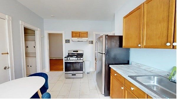 1st image of 1 Crescent Ave #3