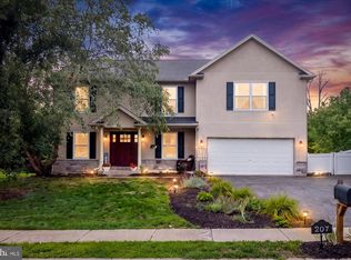 207 Balsam Dr, Douglassville, PA 19518
