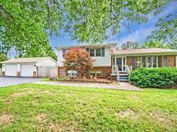 125 Whipporwill Dr, Marion, KY 42064