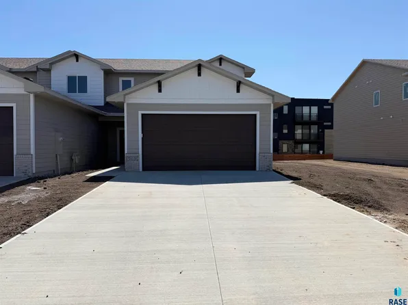 5113 E 67th St, Sioux Falls, SD 57108