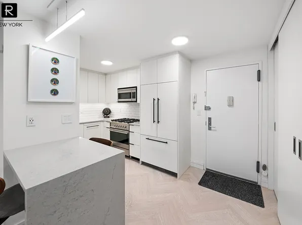 132 East 35th Street image 1 of 8