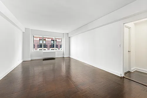 136 E 55th St Photo 1 136 E 55th St Photo 1