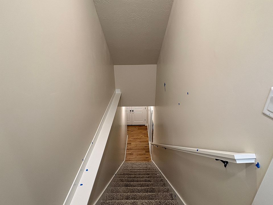 Tenant stairs. Shared with the other unit downstairs.