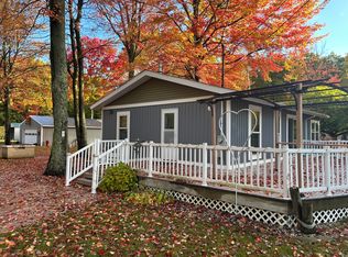 3259 Wolf Lake Dr, Baldwin, MI