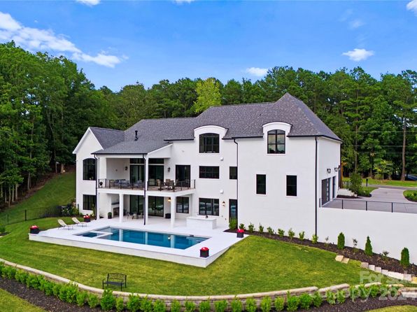 18304 Rosapenny Rd, Charlotte, NC 28278